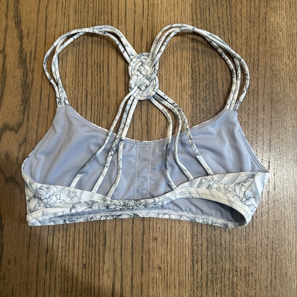 Lululemon Love Knot Bra-Size 4 - Picture 6 of 8